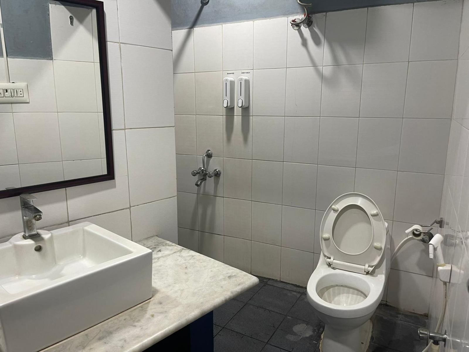 Le Clarisse Guest House Пондичерри Экстерьер фото